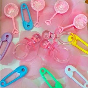 little baby toy accessories! 🧸 🍼